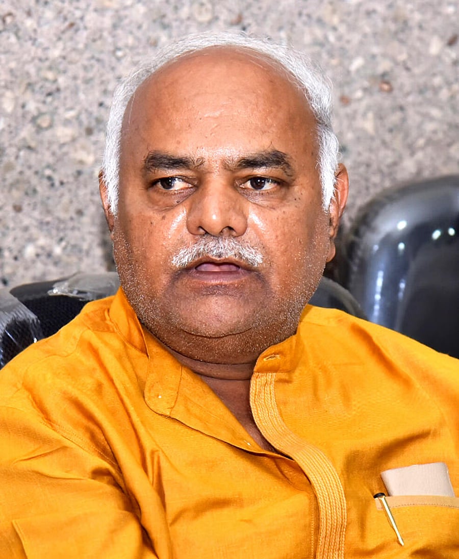 ಕಬ್ಬು ಅರೆಯುವ ಹಂಗಾಮು ನಾಳೆಯಿಂದ; ನಿಗದಿಗಿಂತ ವಾರ ಮೊದಲು: ಸಚಿವ ಶಿವಾನಂದ ಪಾಟೀಲ