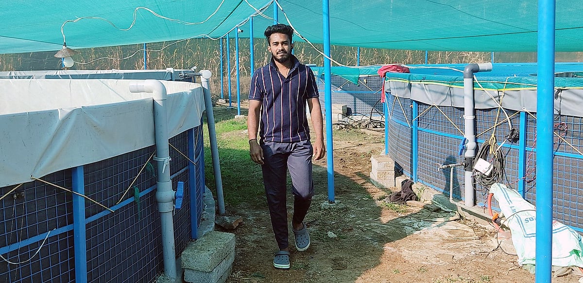 ಯಳಂದೂರು | ಇಸ್ರೇಲ್ ತಾಂತ್ರಿಕತೆ: ಮರಳ್ ಮೀನು ಸಾಕಣೆಯಲ್ಲಿ ಯಶಸ್ಸು ಕಂಡ ಪದವೀಧರ