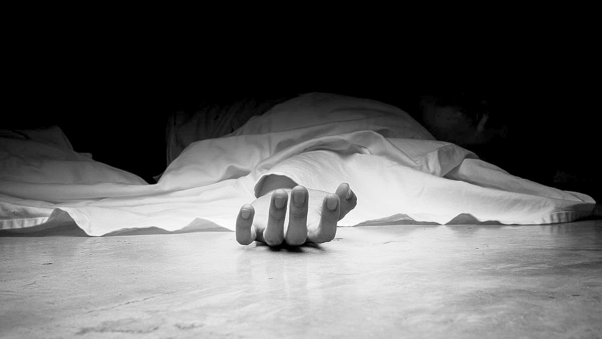 ಶಾಲೆಯಲ್ಲಿ ಸೆಲ್ಪಿ: ಶಿಕ್ಷಕರ ಬುದ್ಧಿಮಾತಿಗೆ ಸಿಟ್ಟಾಗಿ ವಿದ್ಯಾರ್ಥಿ ಆತ್ಮಹತ್ಯೆ