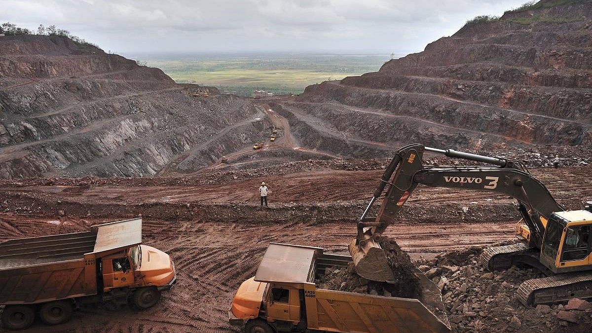 ಆಳ–ಅಗಲ | 24 ಗಂಟೆ ಗಣಿಗಾರಿಕೆ: ಅರಣ್ಯ, ಪರಿಸರ ವ್ಯವಸ್ಥೆಗೆ ತೀರ್ಮಾನ ಮಾರಕವೇ?