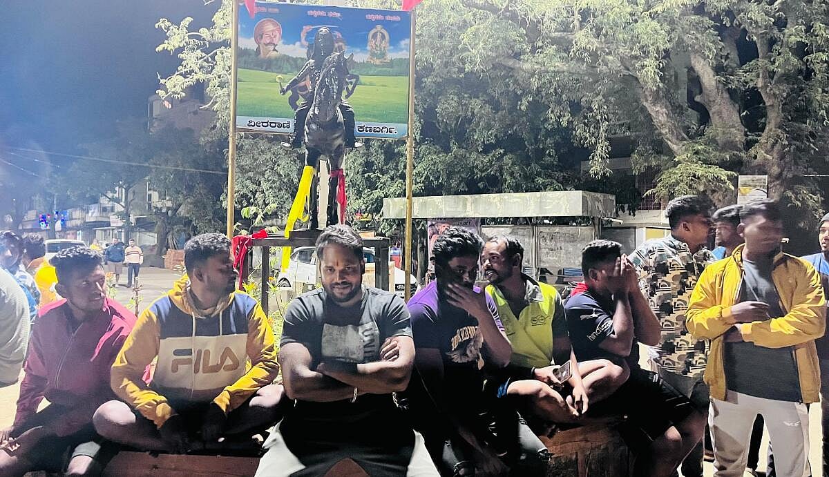 ರಾಣಿ ಚನ್ನಮ್ಮ ಪ್ರತಿಮೆ ತೆರವು; ಕಣಬರ್ಗಿಯಲ್ಲಿ ಸುಖಾಂತ್ಯಗೊಂಡ ವಿವಾದ