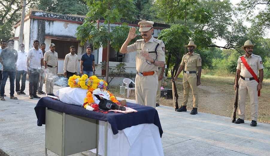 ಅಗಲಿದ ಪೊಲೀಸ್ ಕ್ರೈಂ ಡಾಗ್‌ ಸಿರಿ: ಸಕಲ ಪೊಲೀಸ್‌ ಗೌರವಗಳೊಂದಿಗೆ ಅಂತ್ಯಸಂಸ್ಕಾರ
