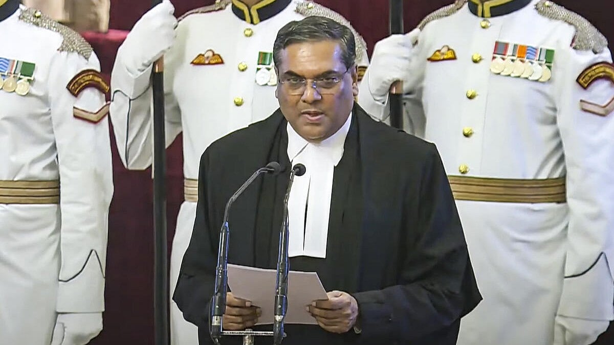 ಸುಪ್ರೀಂ ಕೋರ್ಟ್‌ನ 51ನೇ CJI ಆಗಿ ಪ್ರಮಾಣವಚನ ಸ್ವೀಕರಿಸಿದ ನ್ಯಾ.ಸಂಜೀವ್‌ ಖನ್ನಾ