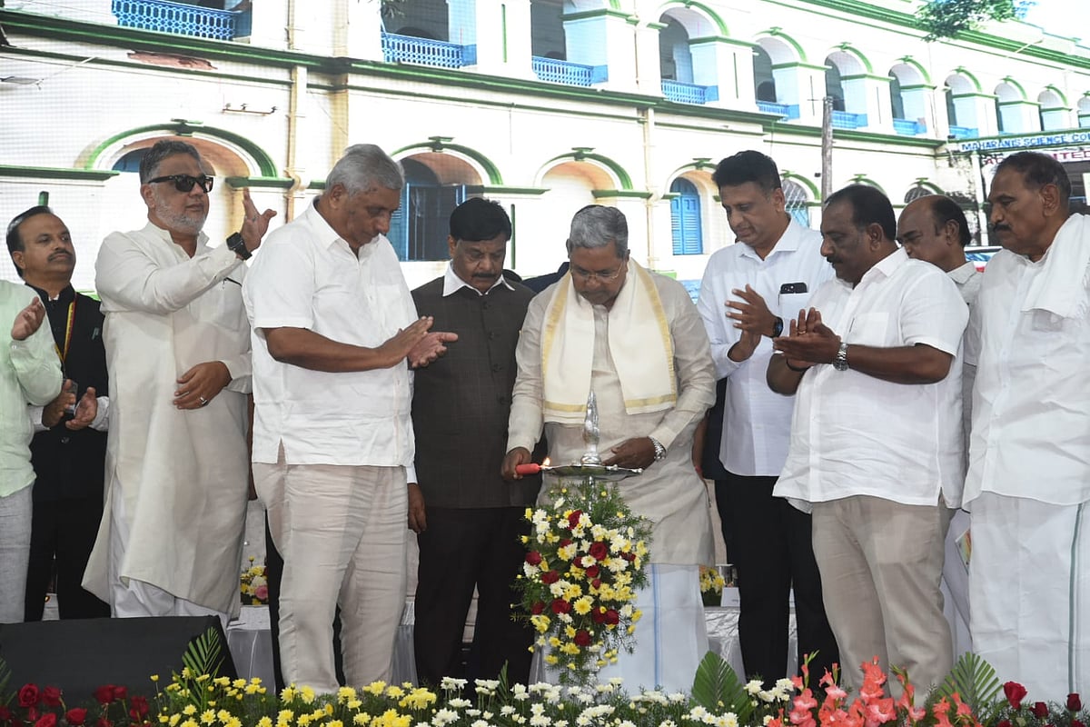 ಮೈಸೂರು: ಮಹಾರಾಣಿ ಕಾಲೇಜಿನ ಅಭಿವೃದ್ಧಿ ಕಾಮಗಾರಿಗೆ ಸಿಎಂ ಸಿದ್ದರಾಮಯ್ಯ ಚಾಲನೆ
