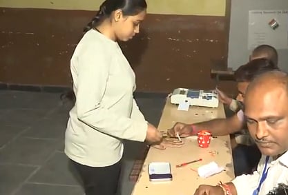 Wayanad Bypoll: ಮತದಾನ ಮುಕ್ತಾಯ; ಹಕ್ಕು ಚಲಾಯಿಸಿದ ಶೇ 60.79 ರಷ್ಟು ಮಂದಿ