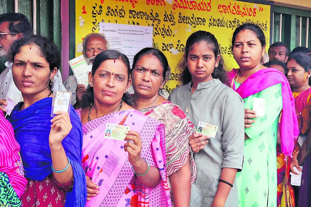 ಚನ್ನಪಟ್ಟಣ, ಸಂಡೂರು,ಶಿಗ್ಗಾವಿ: ಹಕ್ಕು ಚಲಾವಣೆಗೆ ಮತದಾರರ ಮೇರೆ ಮೀರಿದ ಉತ್ಸಾಹ