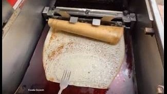 ಸುಲಭದಲ್ಲಿ ದೋಸೆ ತಯಾರಿಸುವ ಮಷಿನ್‌: ವಿಡಿಯೊ ಹಂಚಿಕೊಂಡ ಆನಂದ್ ಮಹೀಂದ್ರಾ