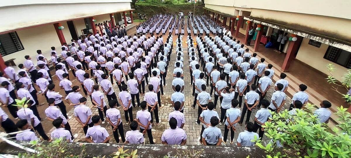 ಖಾಸಗಿ ಕಾಲೇಜನ್ನೂ ಮೀರಿಸುತ್ತಿದೆ ಸರ್ಕಾರಿ ಕಾಲೇಜಿನ ವಿದ್ಯಾರ್ಥಿಗಳ ಸಂಖ್ಯೆ