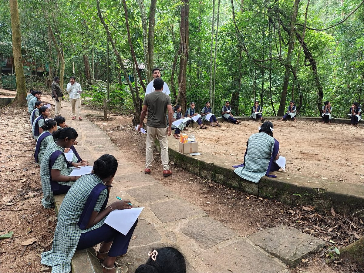 ಬ್ರಹ್ಮಾವರ: ವಿದ್ಯಾರ್ಥಿಗಳಿಗೆ ಅರಣ್ಯದೊಳಗೆ ಜಾಗೃತಿಯ ಪಾಠ