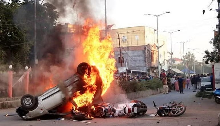 ಮಣಿಪುರ ಮತ್ತೆ ಉದ್ವಿಗ್ನ: ಮನೆಗಳು, ವಾಹನಗಳಿಗೆ ಬೆಂಕಿ ಹಚ್ಚಿದ 23 ಮಂದಿ ಬಂಧನ