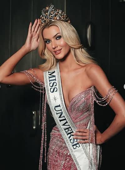 ವ್ಯವಹಾರ ಹಾಗೂ ಮಾರುಕಟ್ಟೆ ಕೌಶಲದಲ್ಲಿ ಪದವೀಧರೆಯಾಗಿರುವ ವಿಕ್ಟೋರಿಯಾ ಡೆನ್ಮಾರ್ಕ್‌ನ ಕೂಪನ್‌ಹೇಗೆನ್‌ನಲ್ಲಿ ಜನಿಸಿದ್ದಾರೆ. ಅಂತರರಾಷ್ಟ್ರೀಯ ನೃತ್ಯಪಟುವೂ ಆಗಿರುವ ಅವರು ಯುವ ಉದ್ಯಮಿಯೂ ಹೌದು. ಭಾರತದ ರಿಯಾ ಸಿಂಘಾ ಅವರು ಈ ಪ್ರತಿಷ್ಠಿತ ಸ್ಪರ್ಧೆಯಲ್ಲಿ ಸೋಲು ಕಂಡಿದ್ದಾರೆ.