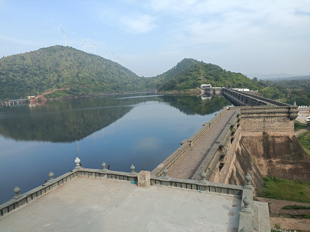 ಚಿತ್ರದುರ್ಗ | ಮಾರಿಕಣಿವೆ: ದೋಣಿ ವಿಹಾರವೆಂಬ ಸ್ವೇಚ್ಛಾಚಾರ