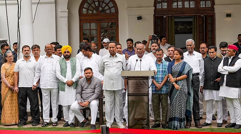 ಸಂವಿಧಾನ ಅಂಗೀಕರಿಸಿ 75 ವರ್ಷ: ಮಾತನಾಡಲು ಅವಕಾಶ ನೀಡುವಂತೆ ‘ಇಂಡಿಯಾ’ ಬಣ ಪತ್ರ