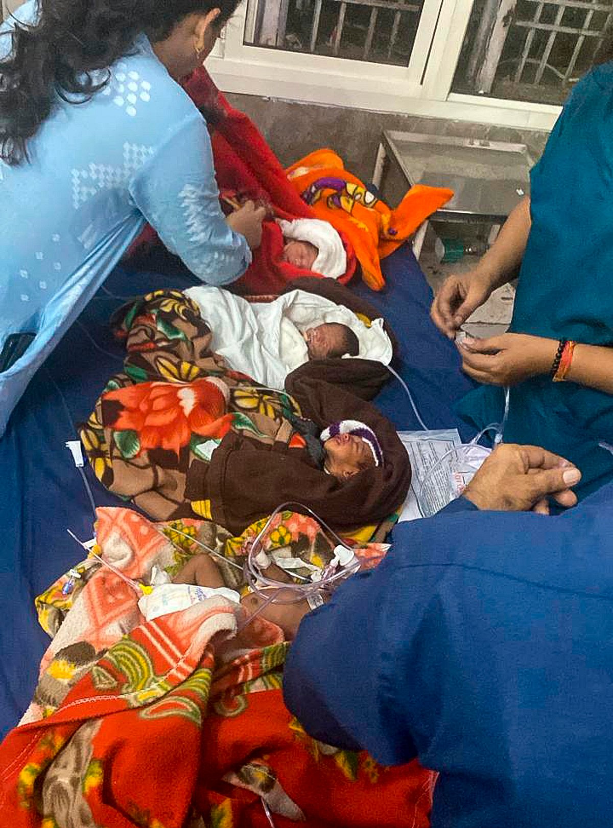 ‌ಝಾನ್ಸಿ ಆಸ್ಪತ್ರೆ ಅಗ್ನಿ ದುರಂತ |  ಶಿಶುಗಳ ಸಾವಿನ ಸಂಖ್ಯೆ 18ಕ್ಕೆ ಏರಿಕೆ 