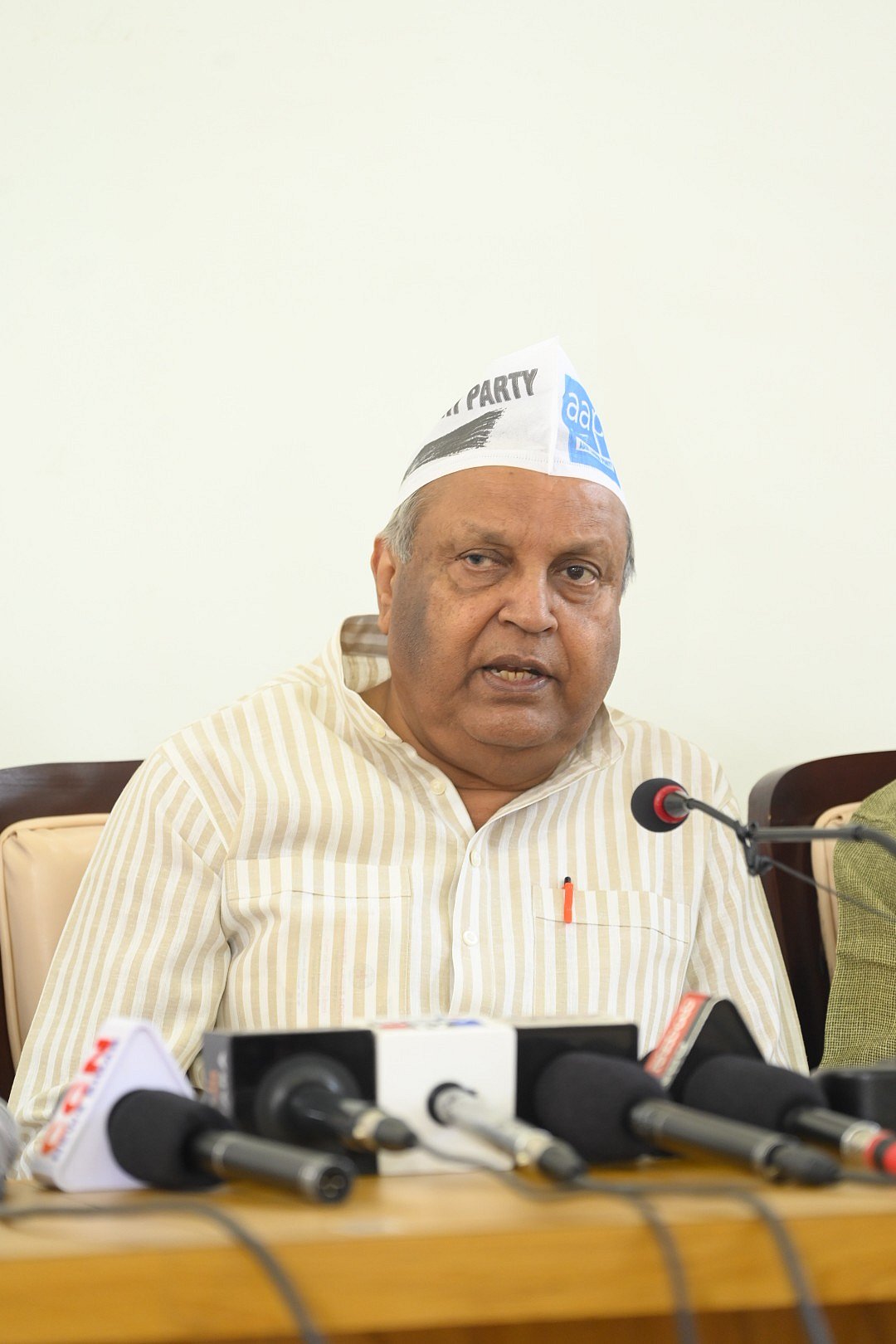 ಹಂಪಿ ವಿ.ವಿಗೆ ಅನುದಾನ ಬಿಡುಗಡೆಗೆ 'ಮುಖ್ಯಮಂತ್ರಿ' ಚಂದ್ರು ಆಗ್ರಹ