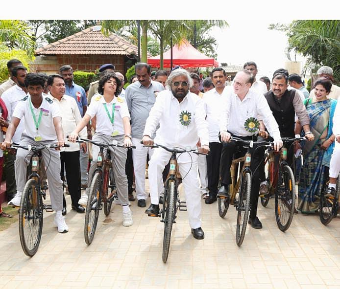 ವಿದ್ಯಾರ್ಥಿಗಳಿಗಾಗಿ ಬಿದಿರಿನ ಬೈಸಿಕಲ್