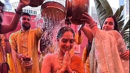 PHOTOS: ವಿವಾಹ ಹೊಸ್ತಿಲಲ್ಲಿ ನಾಗಚೈತನ್ಯ– ಶೋಭಿತಾ ಜೋಡಿಗೆ ಅರಿಶಿಣದ ಮಂಗಳ ಸ್ನಾನ