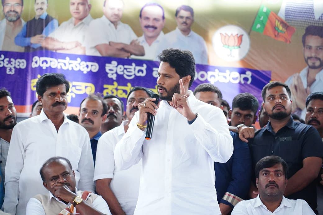 ನಾವು ಸೋತಿದ್ದೇವೆಯೇ ಹೊರತು ಸತ್ತಿಲ್ಲ; ಒಟ್ಟಾಗಿ ಹೋರಾಟ ಮಾಡೋಣ: ನಿಖಿಲ್ 