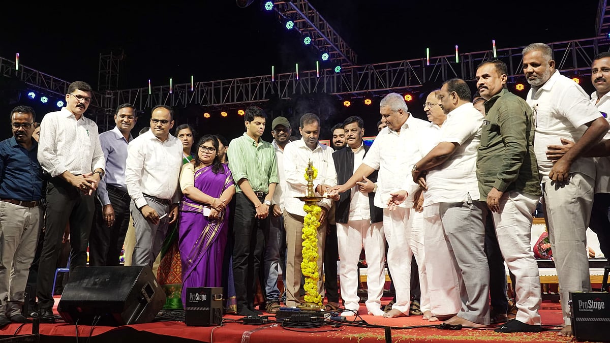 ಚುಂಚನಕಟ್ಟೆ ಜಲಪಾತೋತ್ಸವಕ್ಕೆ ಚಾಲನೆ: ವರ್ಣರಂಜಿತ ಬೆಳಕಲ್ಲಿ ಬಳುಕಿದ ಕಾವೇರಿ