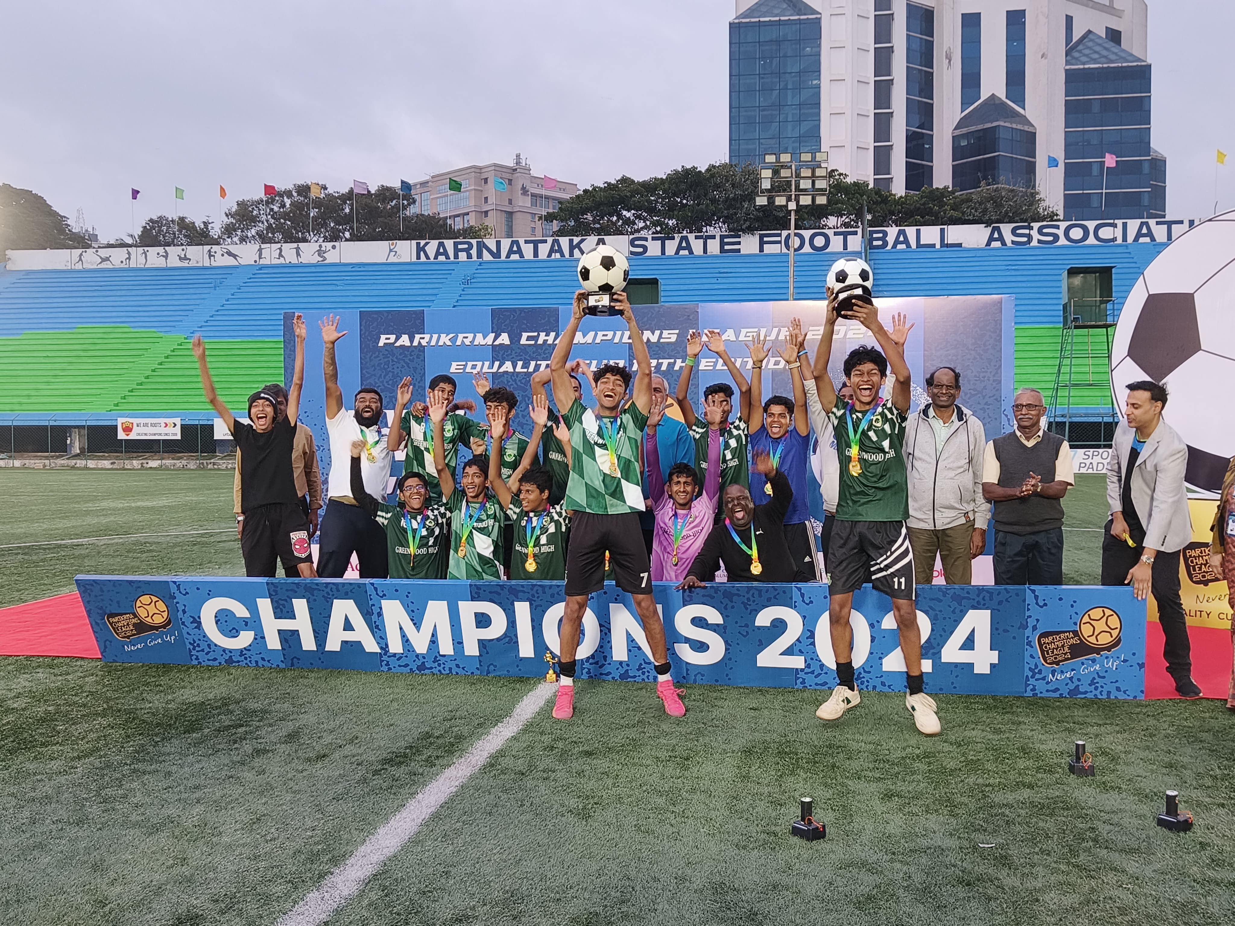 ಪರಿಕ್ರಮ ಇಕ್ವಾಲಿಟಿ ಕಪ್ ಗೆದ್ದುಕೊಂಡ ಬೆಂಗಳೂರಿನ ಗ್ರೀನ್‌ವುಡ್‌ ಶಾಲಾ ತಂಡ.