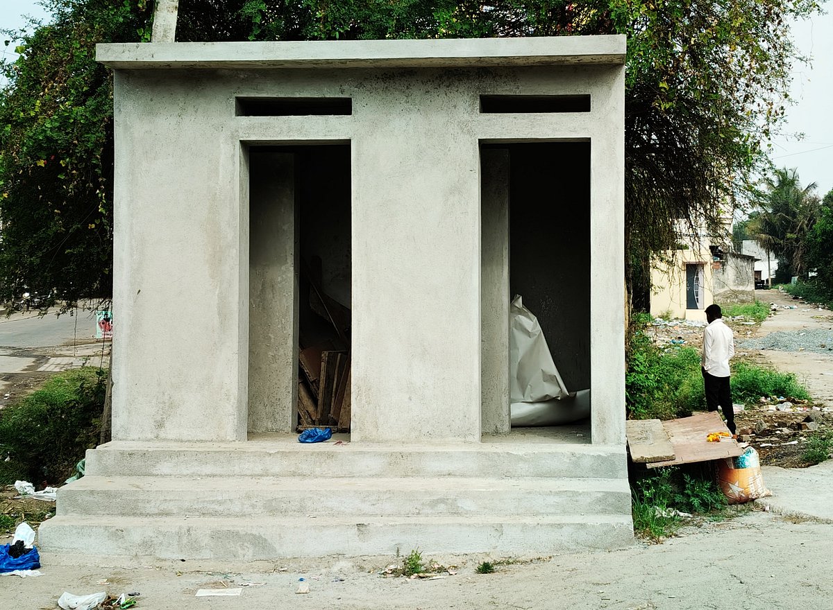 ಹಾವೇರಿ | ಸಾರ್ವಜನಿಕ ಶೌಚಾಲಯಗಳ ನಿರ್ವಹಣೆ ಕೊರತೆ: ಜನರಿಗೆ ನಿತ್ಯ ನರಕ