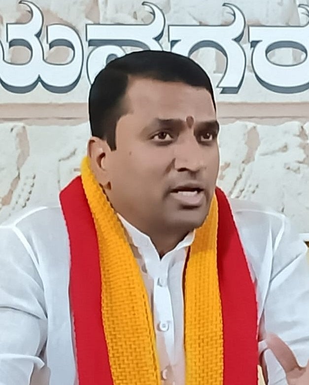 ಕನ್ನಡ ವಿಶ್ವವಿದ್ಯಾಲಯ ಅನುದಾನಕ್ಕೆ ಕರ್ನಾಟಕ ನವನಿರ್ಮಾಣ ಸೇನೆ ಒತ್ತಾಯ