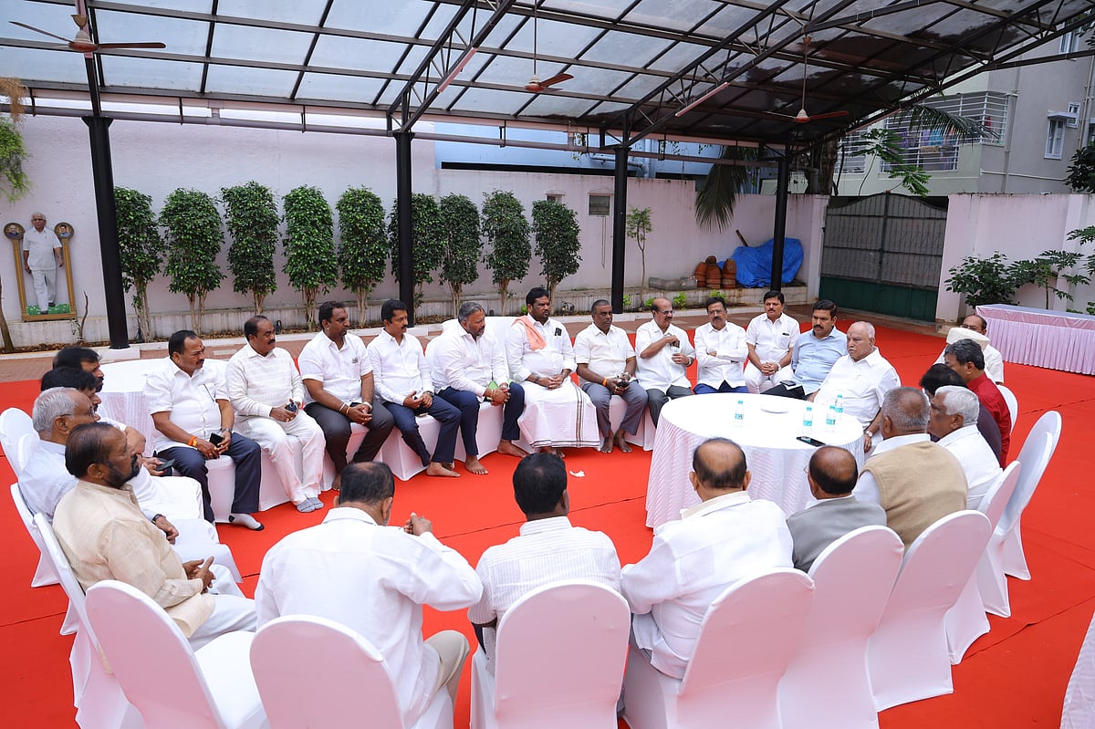 ದೆಹಲಿ ಅಂಗಳಕ್ಕೆ ಬಿಜೆಪಿ ಬಣ ಕದನ