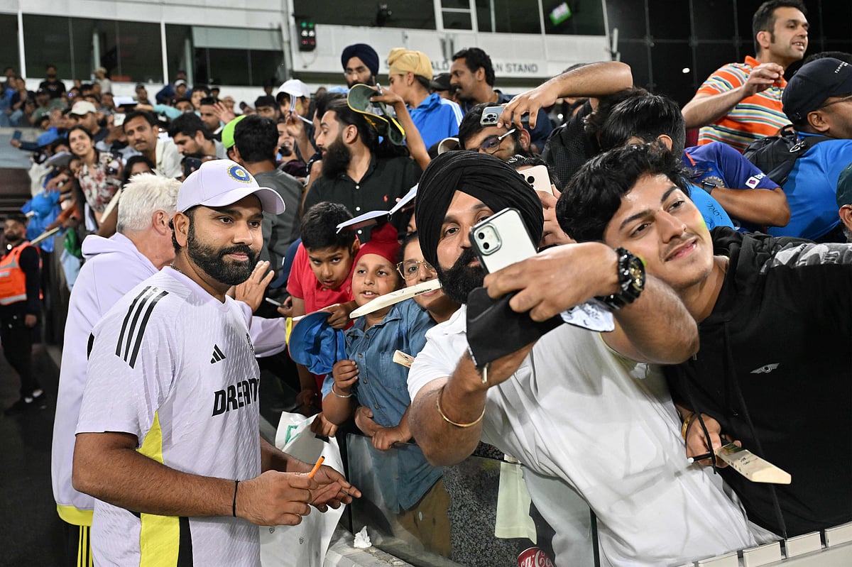 ರೋಹಿತ್ ಹಸ್ತಾಕ್ಷರ ಪಡೆಯಲು 10 ವರ್ಷ ಕಾದಿದ್ದ  ಅಭಿಮಾನಿಯ ಕನಸು ನನಸು