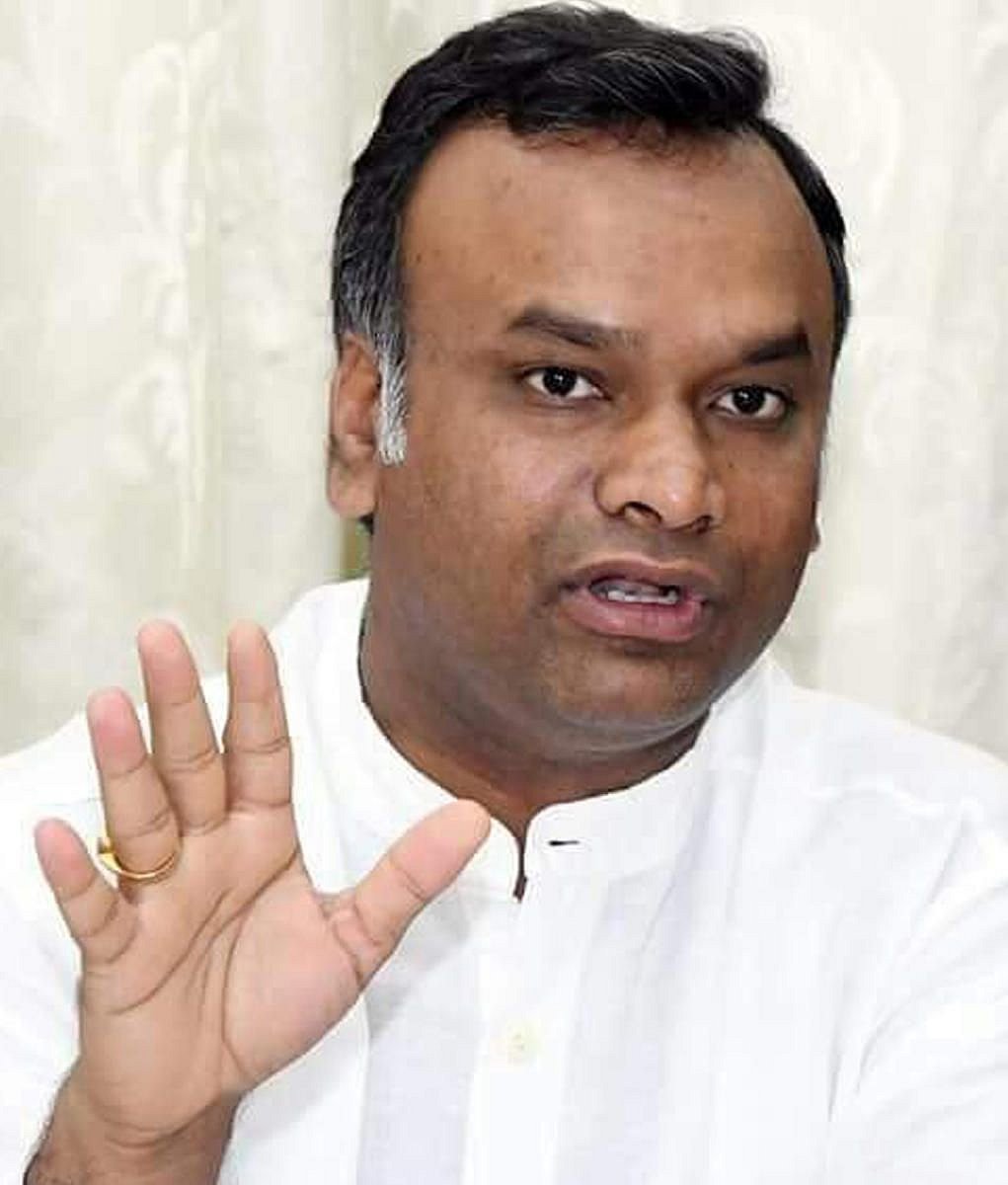 ಸಚಿನ್ ಪಾಂಚಾಳ್ ಆತ್ಮಹತ್ಯೆ ಕೇಸ್ CIDಗೆ ಕೊಡಲು ಪ್ರಿಯಾಂಕ್ ಖರ್ಗೆ CM ಬಳಿ ಮನವಿ