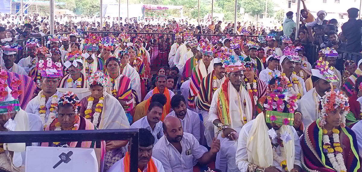 ಸಾಮೂಹಿಕ ವಿವಾಹ ಸಮಾರಂಭ: ದಾಂಪತ್ಯ ಜೀವನಕ್ಕೆ ಕಾಲಿಟ್ಟ 45 ಜೋಡಿಗಳು