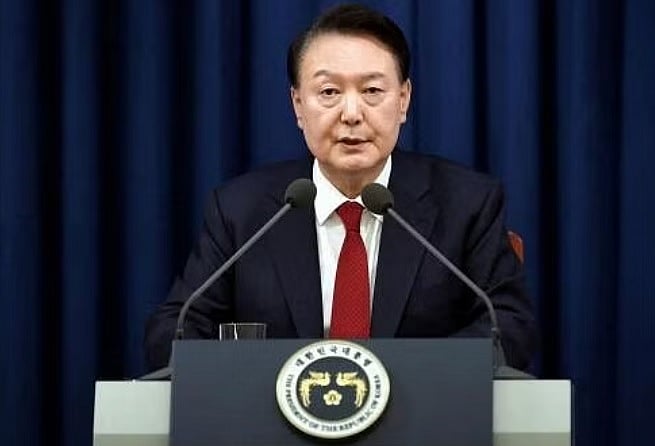 ಮಿಲಿಟರಿ ಆಡಳಿತ ಹಿಂಪಡೆದ ದಕ್ಷಿಣ ಕೊರಿಯಾ