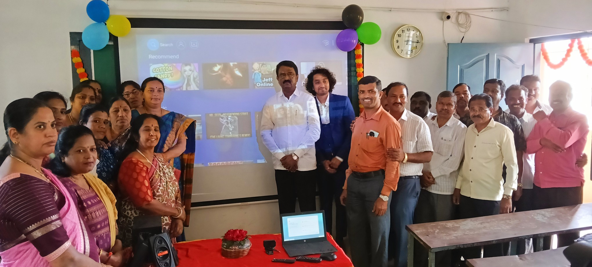 ಅಬ್ಬಿಗೆರೆ ಮತ್ತು ದಾಸರಹಳ್ಳಿ ಸರ್ಕಾರಿ ಪ್ರೌಢ ಶಾಲೆಗಳಿಗೆ