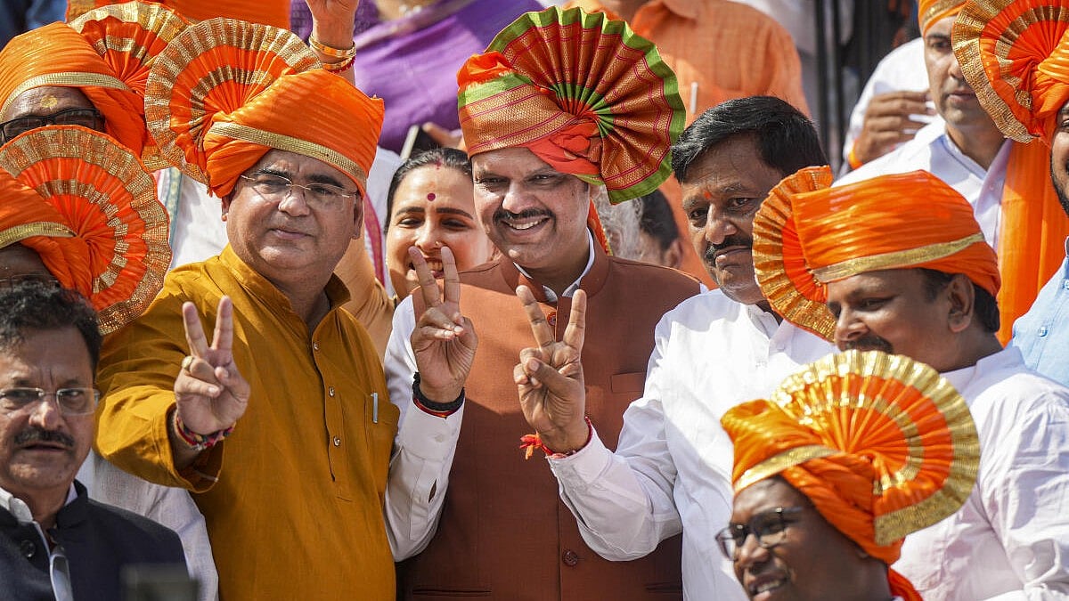 ಮಹಾರಾಷ್ಟ್ರ ಸಿಎಂ ಆಗಿ ಫಡಣವೀಸ್ ಪ್ರಮಾಣವಚನ: ಭದ್ರತೆಗೆ 4 ಸಾವಿರ ಪೊಲೀಸರ ನಿಯೋಜನೆ