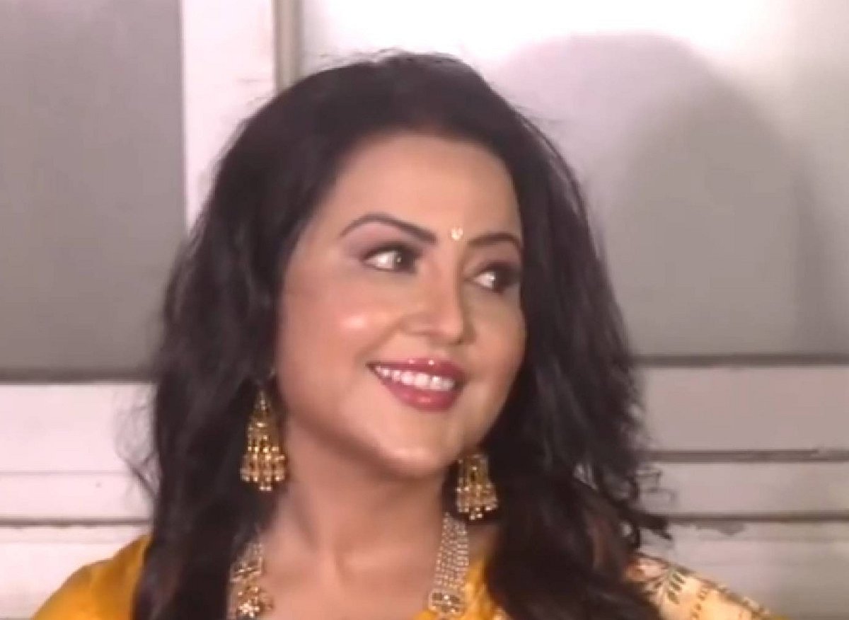 ಮಹಾರಾಷ್ಟ್ರ ಸಿಎಂ ಆಗಿ ಫಡಣವೀಸ್‌ ಪ್ರಮಾಣ | ಗಣ್ಯರ ದಂಡು; ಮಿಂಚಿದ ಪತ್ನಿ ಅಮೃತಾ