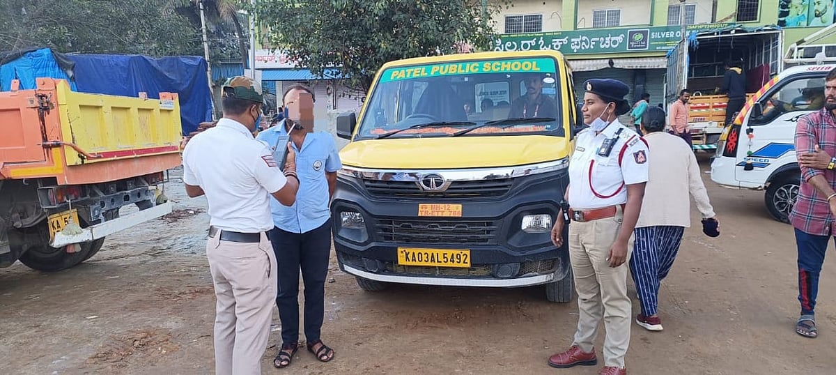 ಬೆಂಗಳೂರು | ಮದ್ಯ ಸೇವಿಸಿ ಶಾಲಾ ವಾಹನ ಚಾಲನೆ: 16 ಚಾಲಕರ ವಿರುದ್ಧ ಎಫ್‌ಐಆರ್‌