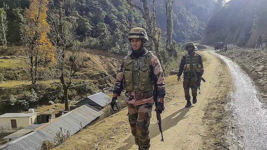 ಜಮ್ಮು ಮತ್ತು ಕಾಶ್ಮೀರ | ಅನುಮಾನಾಸ್ಪದ ಚಲನವಲನ:‌ ಶೋಧ ಆರಂಭಿಸಿದ ಭದ್ರತಾ ಪಡೆ