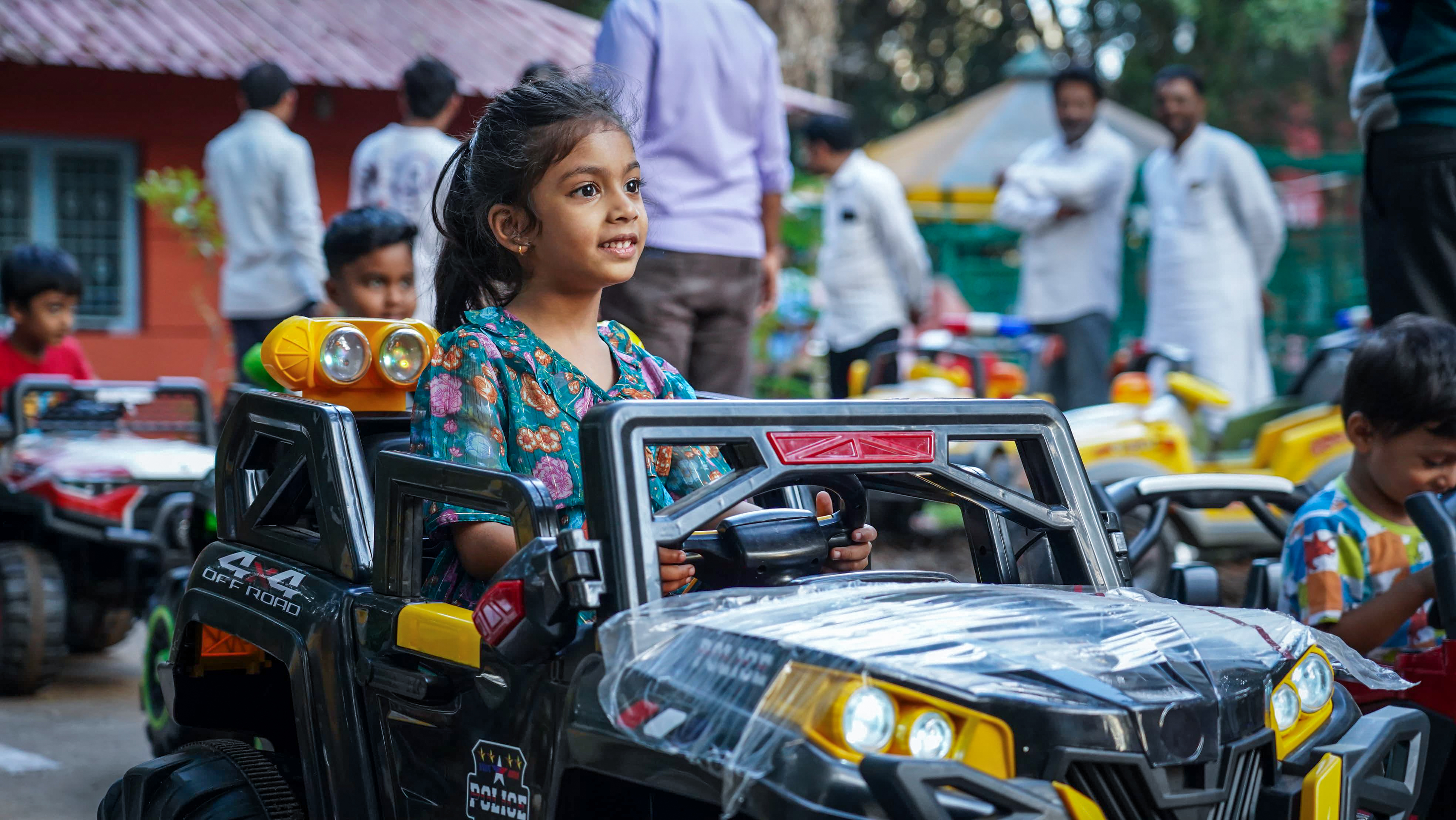ಎಲೆಕ್ಟ್ರಿಕ್‌ ವಾಹನ ಚಲಾಯಿಸಿದ ಬಾಲಕಿ
ಪ್ರಜಾವಾಣಿ ಚಿತ್ರ