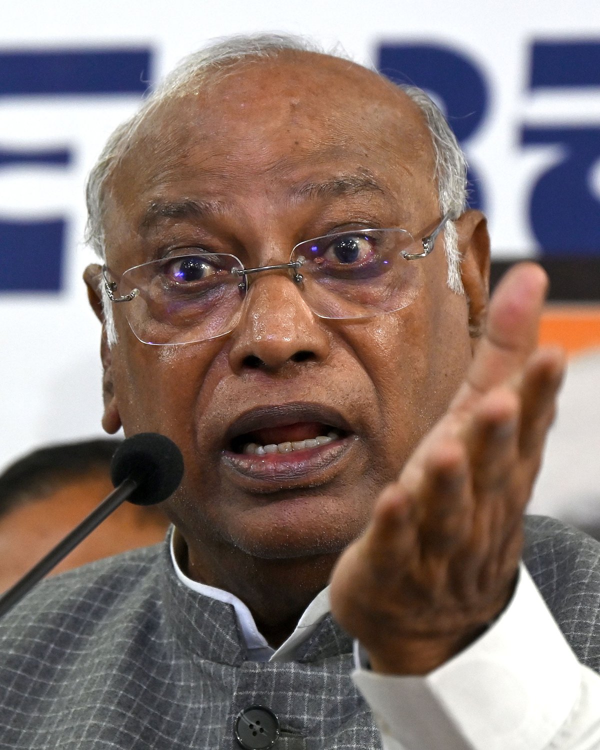 ಅಂಬೇಡ್ಕರ್‌ಗೆ ಅಪಮಾನ: ಅಮಿತ್ ಶಾ ವಿರುದ್ಧ ಹಕ್ಕುಚ್ಯುತಿ ನೋಟಿಸ್ ನೀಡಿದ ಖರ್ಗೆ