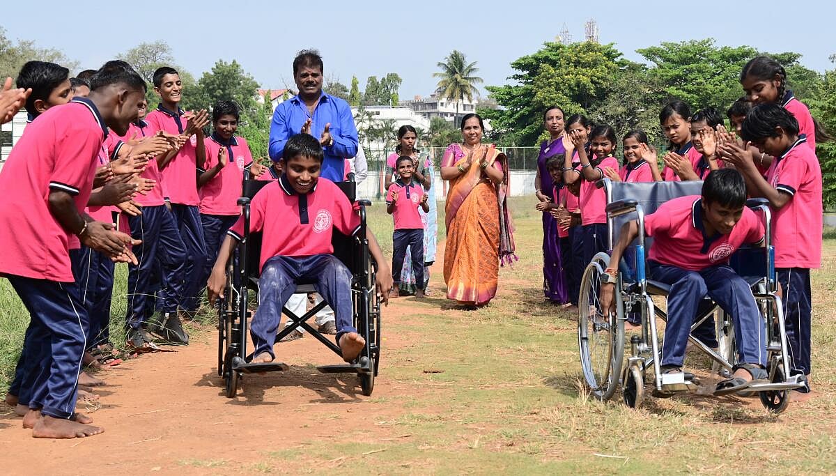 ಹುಬ್ಬಳ್ಳಿ | ಯೋಜನೆಗಳಿದ್ದರೂ ತಪ್ಪದ ಅಂಗವಿಕಲರ ಬವಣೆ