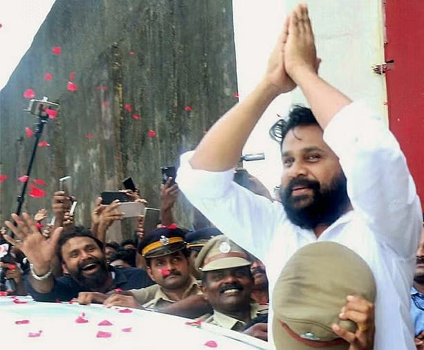 ನಟ ದಿಲೀಪ್‌ಗೆ ವಿಐಪಿ ದರ್ಶನ: ನಾಲ್ವರು ಅಧಿಕಾರಿಗಳಿಗೆ ಶೋಕಾಸ್ ನೋಟಿಸ್ 