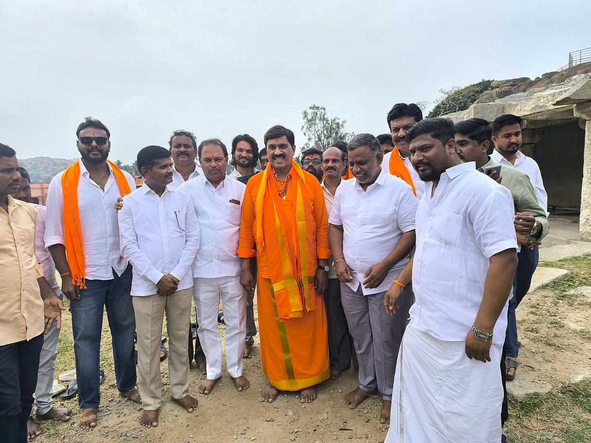 ಹನುಮಮಾಲೆ ಧರಿಸಿದ ಶಾಸಕ ಜನಾರ್ದನ ರೆಡ್ಡಿ