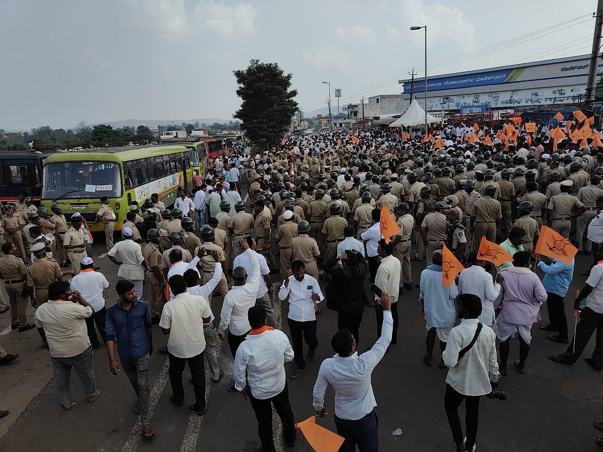 ಬೆಳಗಾವಿ: ರಾಷ್ಟ್ರೀಯ ಹೆದ್ದಾರಿಯಲ್ಲಿ ಭಾರಿ ಸಂಘರ್ಷ,ಲಾಠಿ ಚಾರ್ಜ್ ಮಾಡಿದ ಪೊಲೀಸರು