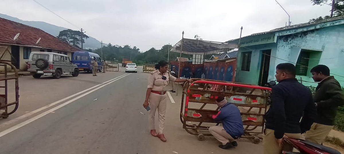 ದತ್ತಜಯಂತಿ: ಕೊಟ್ಟಿಗೆಹಾರ ಚೆಕ್‌ಪೋಸ್ಟ್‌ನಲ್ಲಿ ಬಿಗಿ ಬಂದೋಬಸ್ತ್‌ 