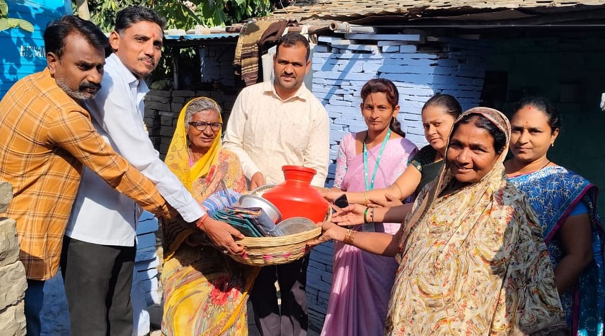 ಬಡವರಿಗೆ ವಾತ್ಸಲ್ಯ ಕಿಟ್ ವಿತರಣೆ