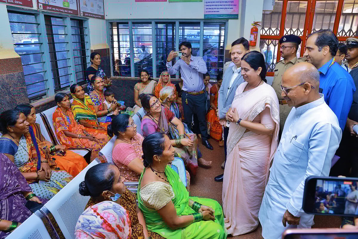 ಬೆಳಗಾವಿ | ಬಾಣಂತಿಯರ ಸಾವು: ಜಿಲ್ಲಾಸ್ಪತ್ರೆಗೆ ಸಚಿವ ಪಾಟೀಲ, ಹೆಬ್ಬಾಳಕರ ಭೇಟಿ