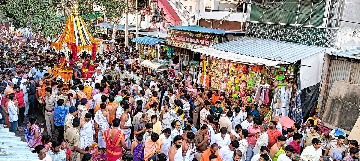 ದತ್ತಾತ್ರೇಯ ಮಹಾರಾಜರ ಅದ್ದೂರಿ ರಥೋತ್ಸವ