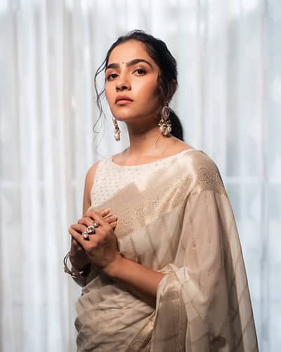 2019ರಲ್ಲಿ ತೆರೆಕಂಡ `ಬೀರಬಲ್ ಟ್ರಯಾಲಜಿ' ಸಿನಿಮಾ ಮೂಲಕ ಸ್ಯಾಂಡಲ್‌ವುಡ್‌ಗೆ ಎಂಟ್ರಿಕೊಟ್ಟಿದ್ದಾರೆ.