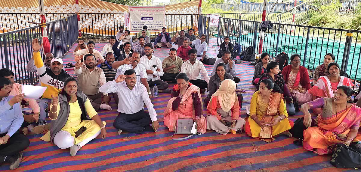 ‘ಅತಿಥಿ’ಗಳಿಲ್ಲದೇ ಬೋಧನೆ ಸ್ಥಗಿತ: ಕಾಲೇಜುಗಳಲ್ಲಿ ವಿದ್ಯಾರ್ಥಿಗಳ ಕಲಿಕೆಗೆ ತೊಡಕು