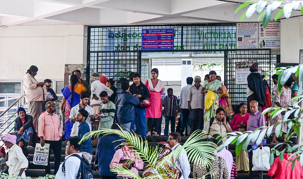 ಬೆಂಗಳೂರು: ವಿಕ್ಟೋರಿಯಾ ಆಸ್ಪತ್ರೆಗೆ ಬರುವ ರೋಗಿಗಳ ಸಂಖ್ಯೆ ಹೆಚ್ಚಳ; ಹಾಸಿಗೆ ಅಭಾವ