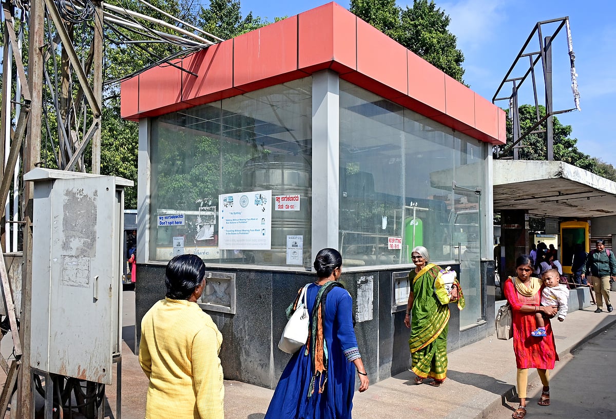 ಮೆಜೆಸ್ಟಿಕ್‌ ಬಸ್‌ ನಿಲ್ದಾಣ: ನೀರಿಲ್ಲ, ಮಾಹಿತಿ ಇಲ್ಲ, ಸ್ವಚ್ಛತೆ ಇಲ್ಲವೇ ಇಲ್ಲ..